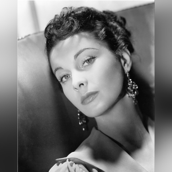 🌟 🎭 💍💄A Tribute to Beautiful Women of the Past! ✨️♥️🌹👠💎📿 - Picture 8 of 16